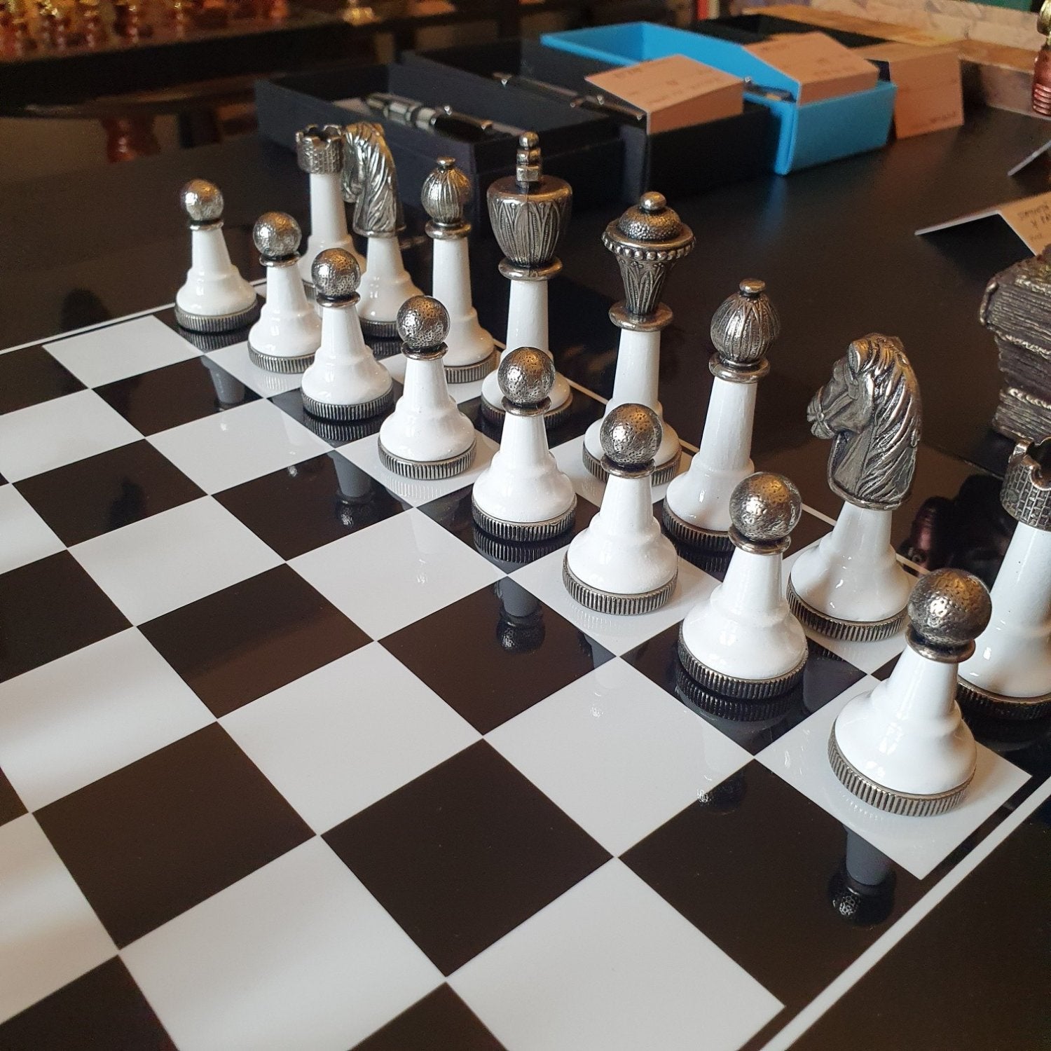 Set de sah - lemn lacuit 


