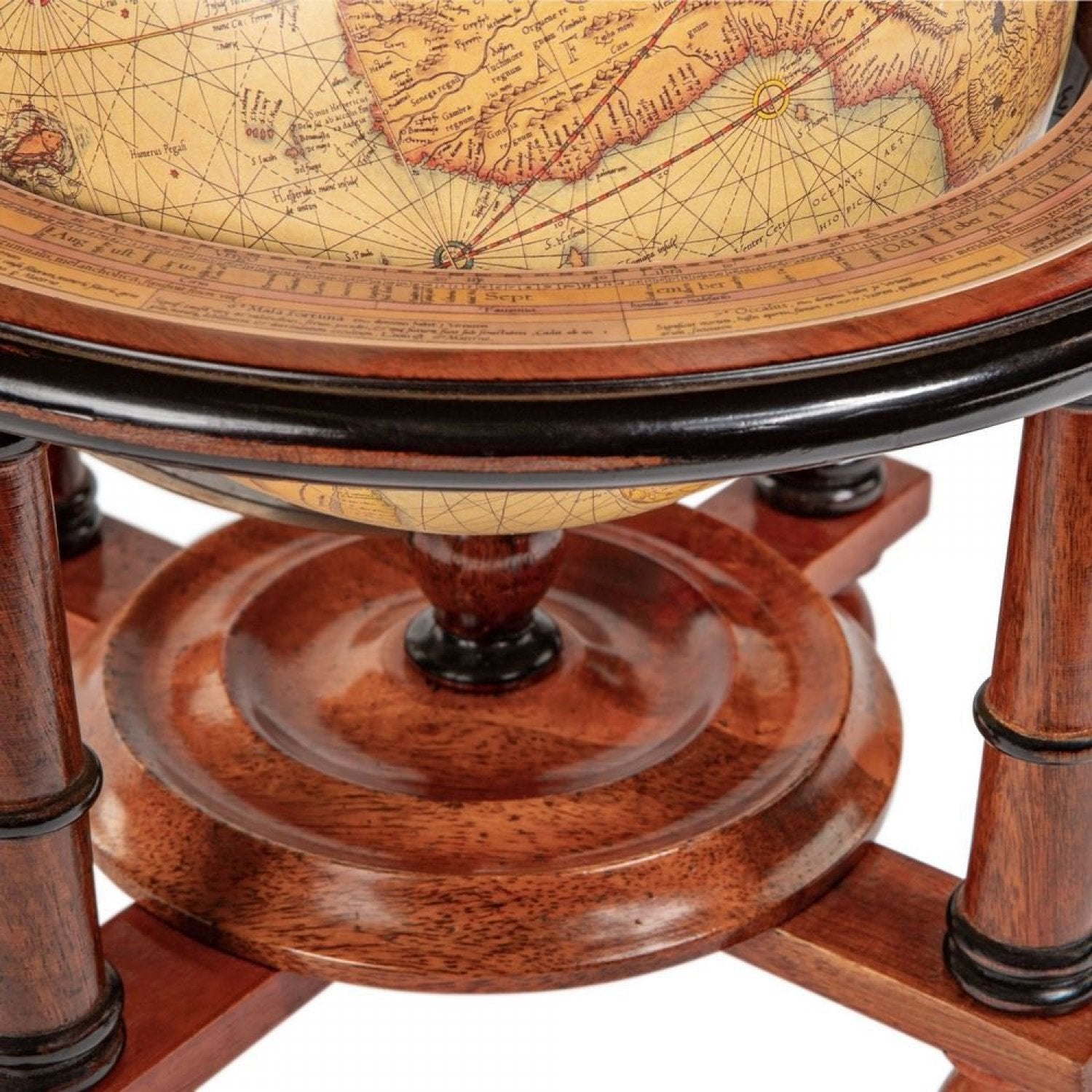 Glob pamantesc, decoratiune pentru un birou elegant