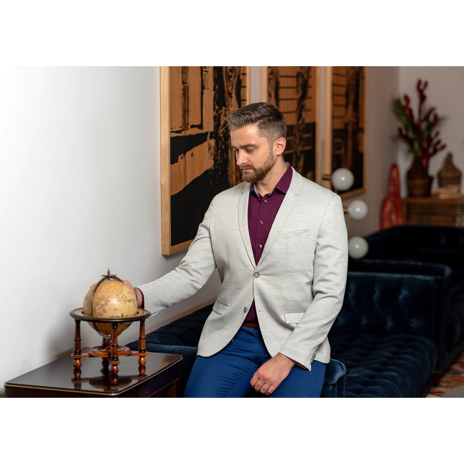 Glob pamantesc, decoratiune pentru un birou elegant