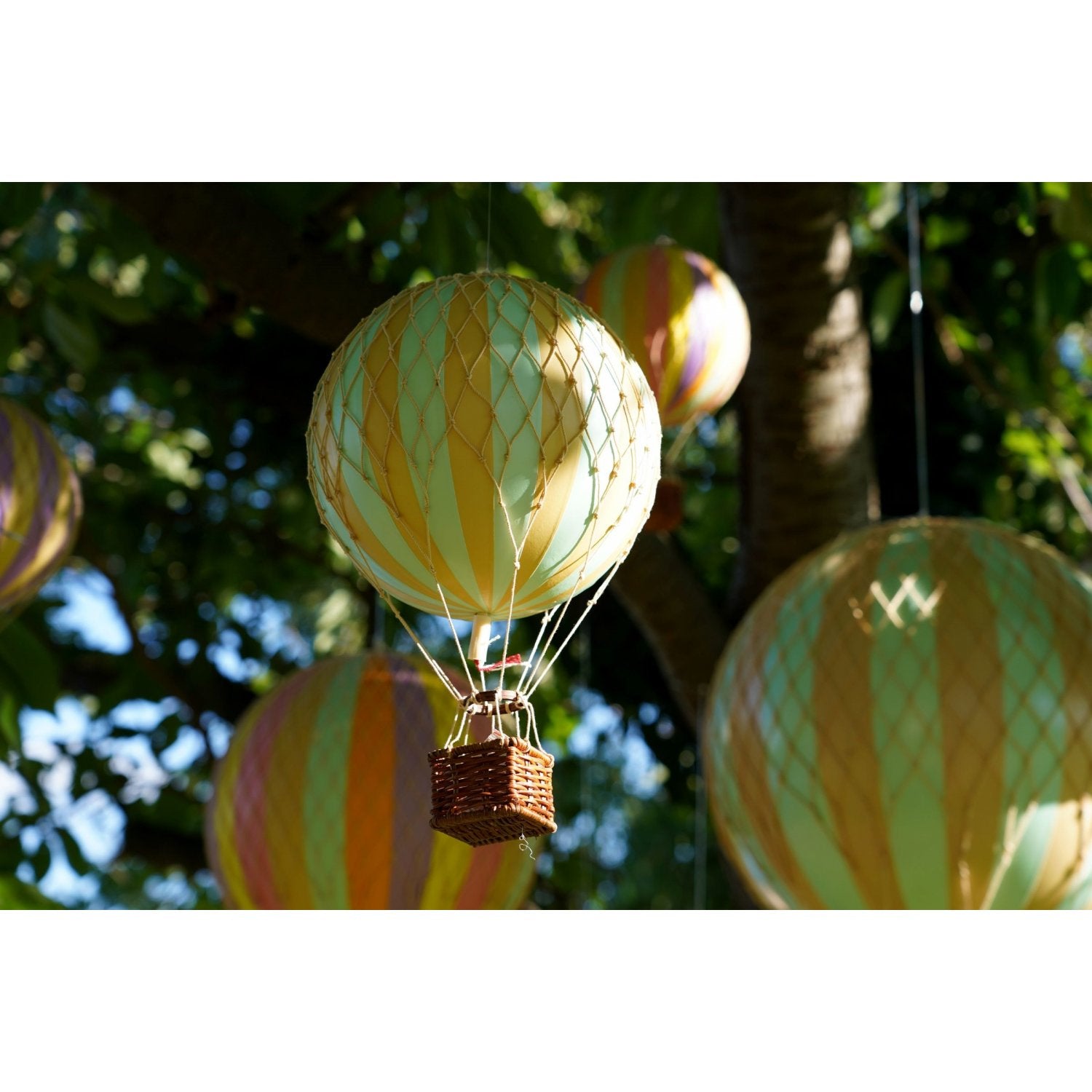 Balon zburator Blue stars - decoratiune pentru casa

